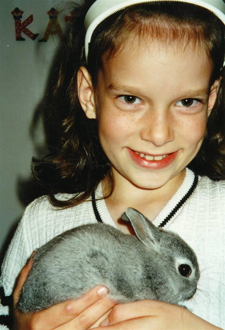 Kanin Taiga *R.I.P.* - Min lillesøster med Taiga på dagen jeg fik hende (: billede 3