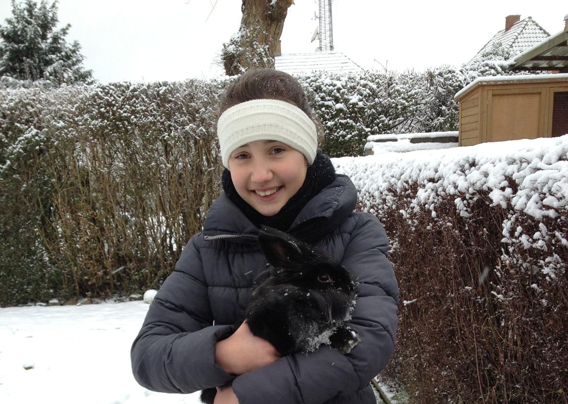 Kanin | Sofus [Engel] - 2/12 2012. Min lille dreng og jeg i sneen!<3 billede 18