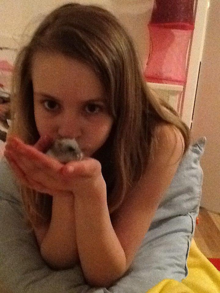 Dværghamster Pebzi (prinsen)*bebsen* :*<3 billede 4