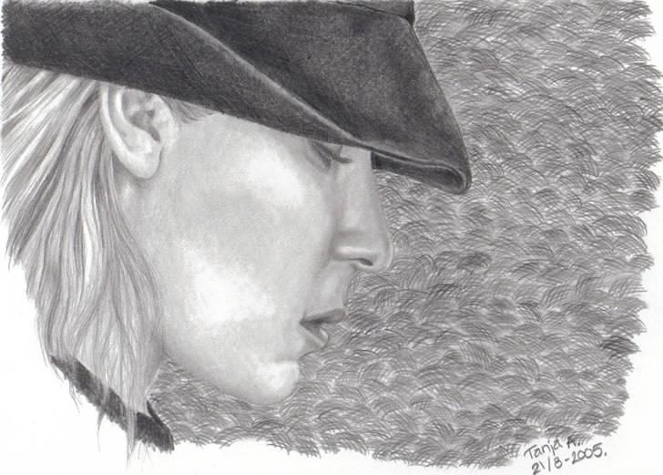 Mine tegninger... - Celine Dion, blyant... Ansigtet er lidt forkert sat sammen, men er ikke så god til mennesker endnu... billede 10