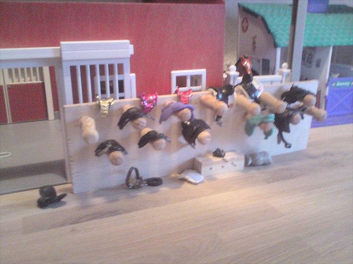 Stutteri Damgaarden. Facaliteter. Schleich - Et Seletøjsrum. billede 4