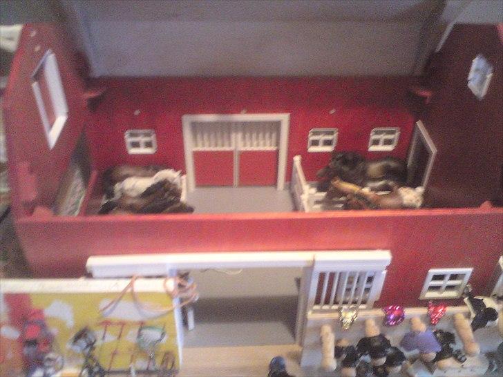 Stutteri Damgaarden. Facaliteter. Schleich - Stor stald. billede 8