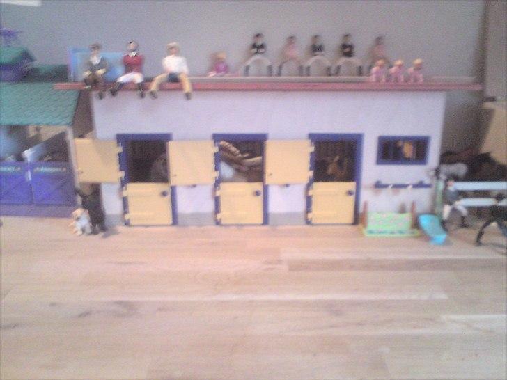 Stutteri Damgaarden. Facaliteter. Schleich - Stor stald. billede 10