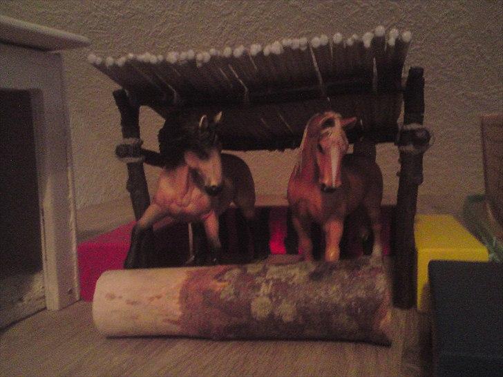 Stutteri Damgaarden. Facaliteter. Schleich - Lille Skur/Stald billede 13