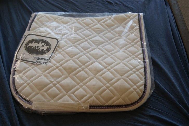 Natrons udstyr - Eskadron brilliant schabrack. Hvid med lavender-turf kordel. Str. PD billede 28