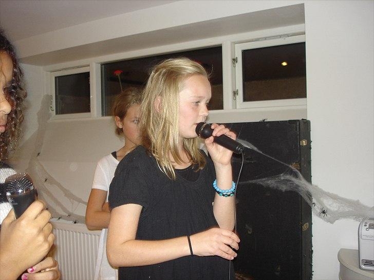 Emma&mig holdte 11 års fødselsdag. - Sang konkurence billede 1