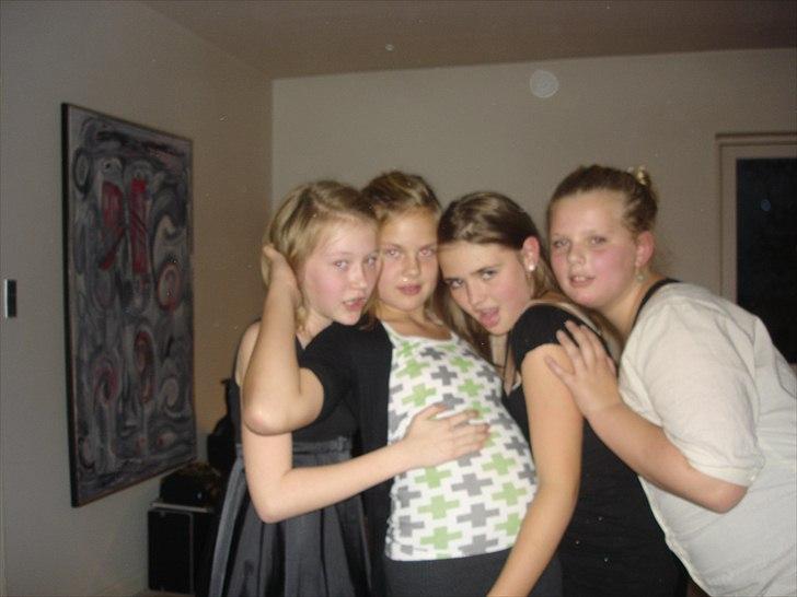 Emma&mig holdte 11 års fødselsdag. - Sjov;) billede 17