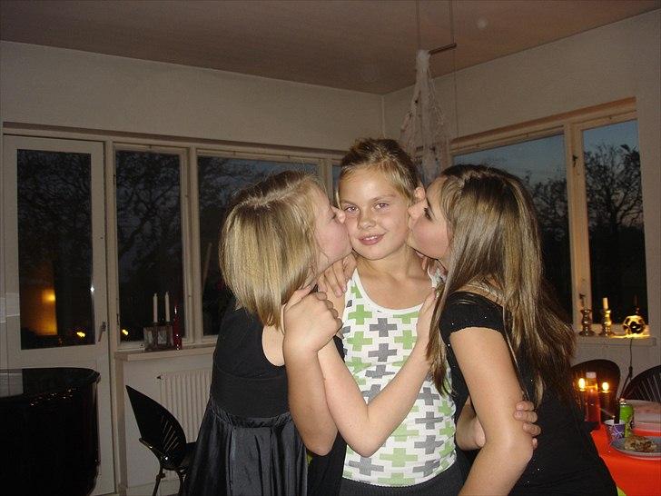 Emma&mig holdte 11 års fødselsdag. - Skuespil;) Kun for sjov;) billede 21