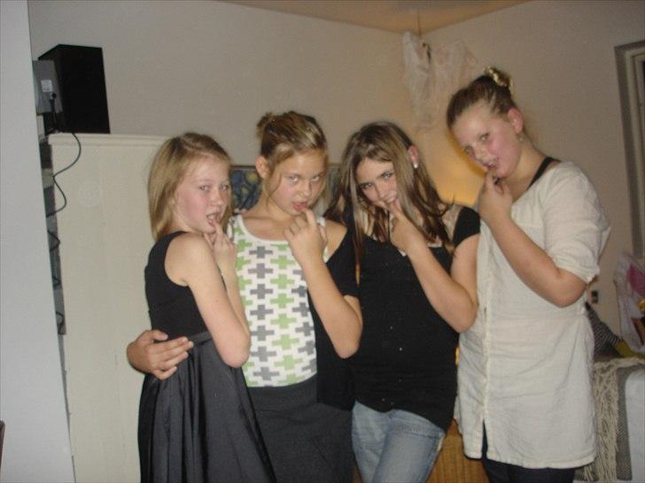 Emma&mig holdte 11 års fødselsdag. - Skuespil kun for sjov;) billede 24