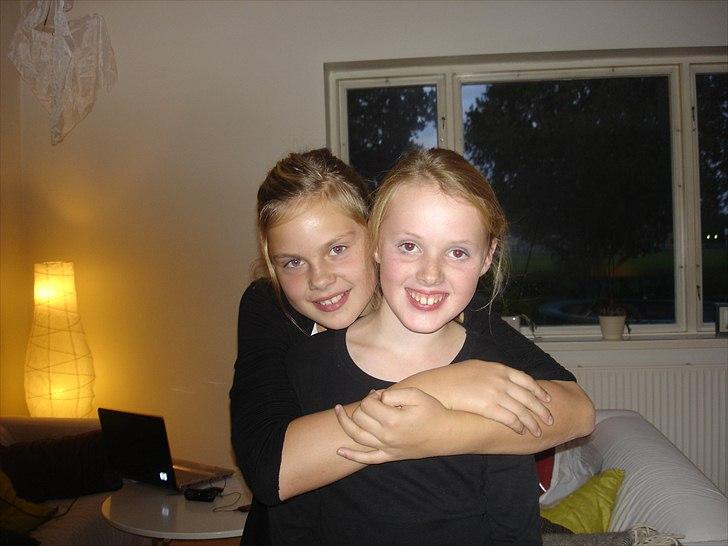 Emma&mig holdte 11 års fødselsdag. - Mig og en veninde;) billede 59