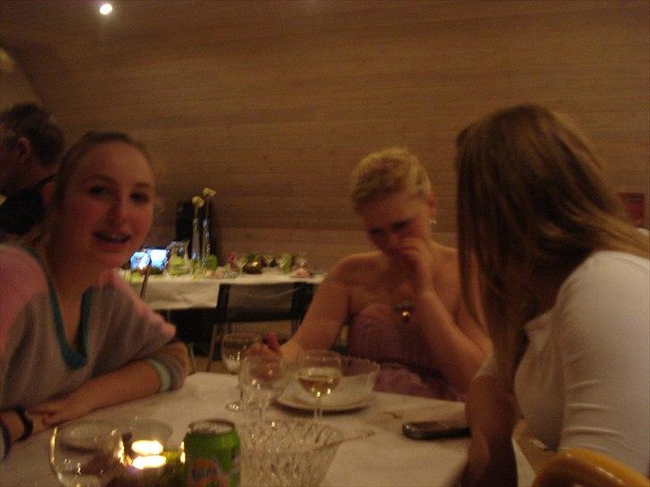 Os ride piger til 18års fødselsdag! : D<3 billede 1