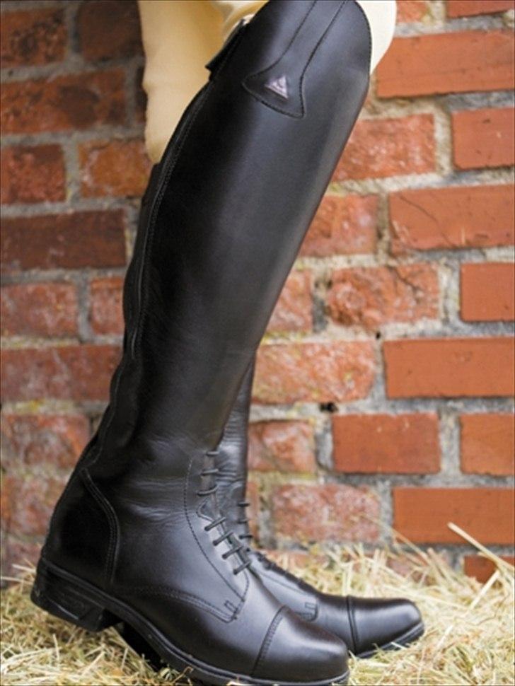 Camillas Fashion...  - Man skulle vist være et skarn for ikke at værdsætte et par lækre Mountain horse Richmond High rider støvler fra Scs3 serien. Tak mutti og fatti :* billede 55