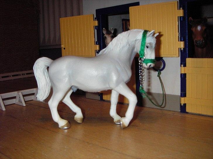 Rosengaarden's Schleich Heste - Navn: Kingfisher, Køn: Hingst, Race: Lippizanner, Mor: Ukendt, Far: Ukendt billede 81