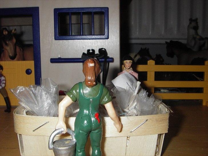 Åbent hus på Rosengaarden's Schleich Heste - - hendes "elever" kommer også - billede 131