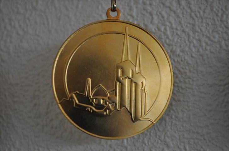 Medaljer og pokaler.. fra skydening :) - 1 plads 50m 2010 billede 3