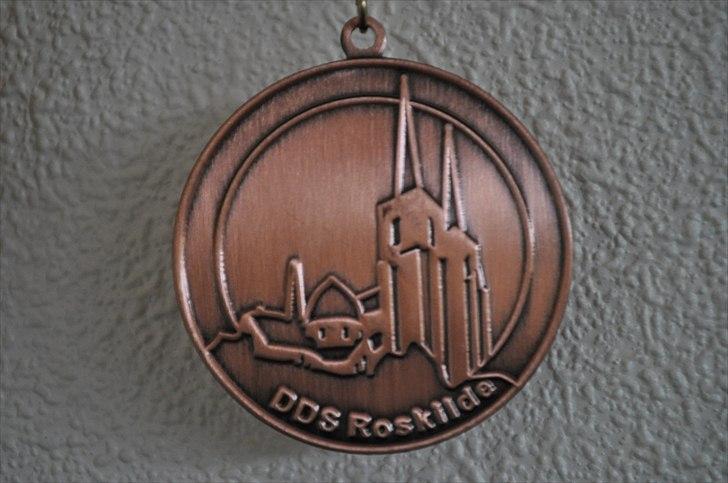 Medaljer og pokaler.. fra skydening :) - 3 plads  landdelsmesterskaberne 15m 2011 billede 6