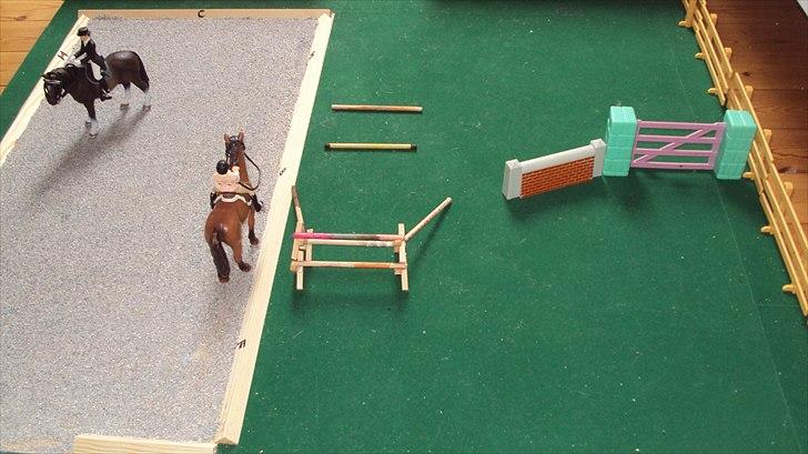 Min Schleich stald - Lidt mere fra dressurbanen. billede 11