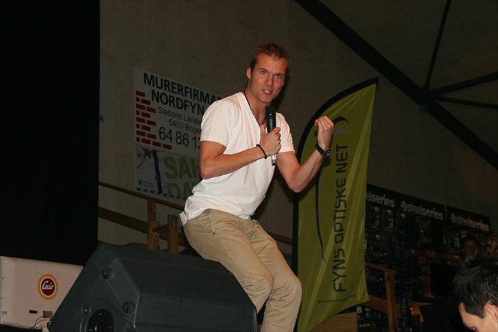 NPF#11 DK'S STØRSTE LAN!  - "Hvorfor, HVORFOR lys i kabinettet?? Tænkte I lige... "Lys i kabinettet, GET LAID!"" Talbot var for nice! billede 7