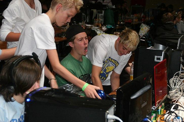 NPF#11 DK'S STØRSTE LAN!  - Konge billede! :-D billede 14