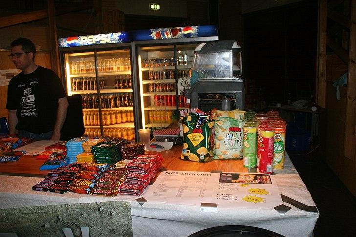 NPF#11 DK'S STØRSTE LAN!  - NPF-Shoppen, der var ikke meget sundt :-P billede 34