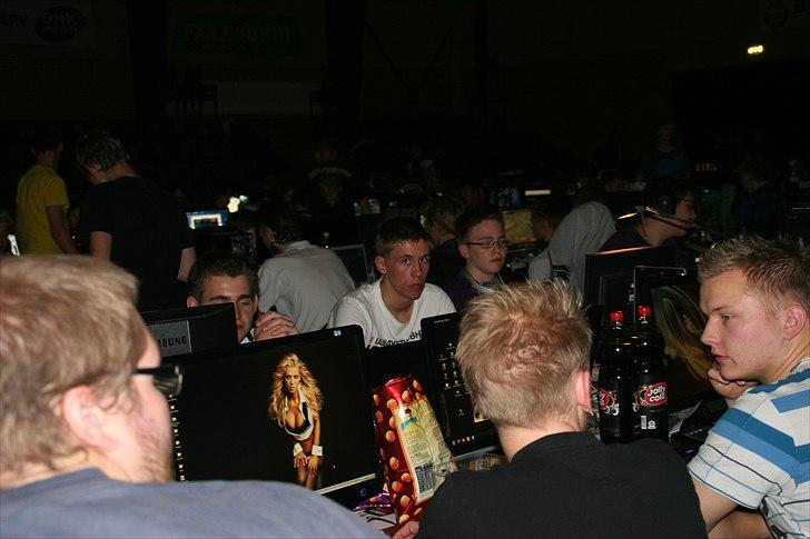 NPF#11 DK'S STØRSTE LAN!  - Patte, Christian, Næbdyret Berry og Jeppe :-P billede 38