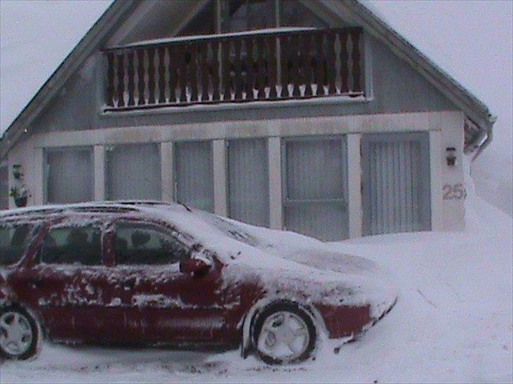 Billeder af sne - massere af sne -! - 9) Vores bil <3. billede 9