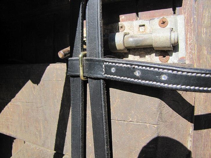 Seje ting!:D - Min sidepull som jeg har pyntet med hotfix sten(: billede 33