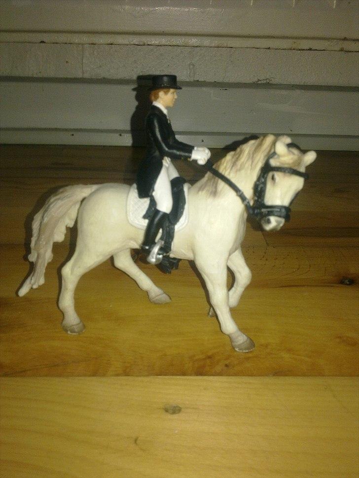 Mine schleich - Blanding. new forrest og araber navn:moonlite alder:12 køn: hoppe billede 1