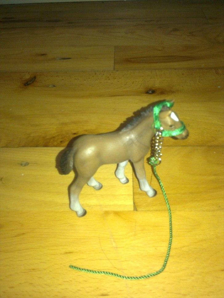 Mine schleich - Hannoverraner navn:browni's cucci alder:2  køn:hingst billede 8