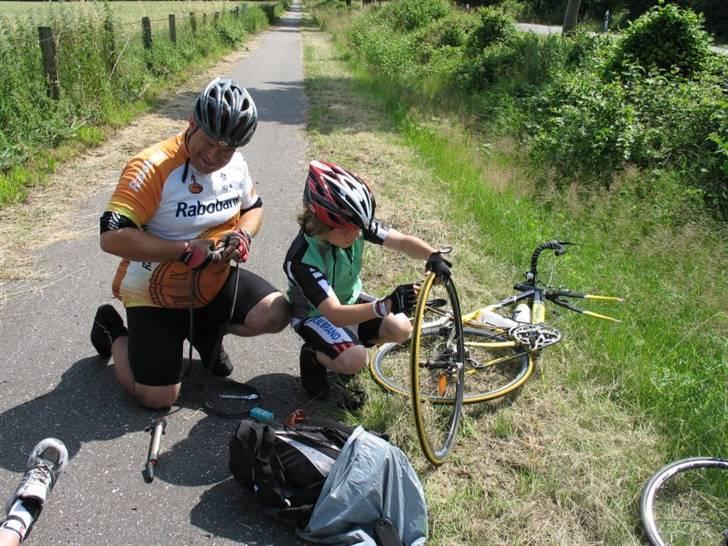 På cykel til Italtien, 2007 - Punktering... billede 15