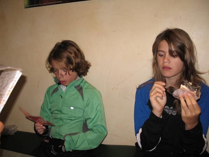 På cykel til Italtien, 2007 - Pause, kage - yey! billede 24