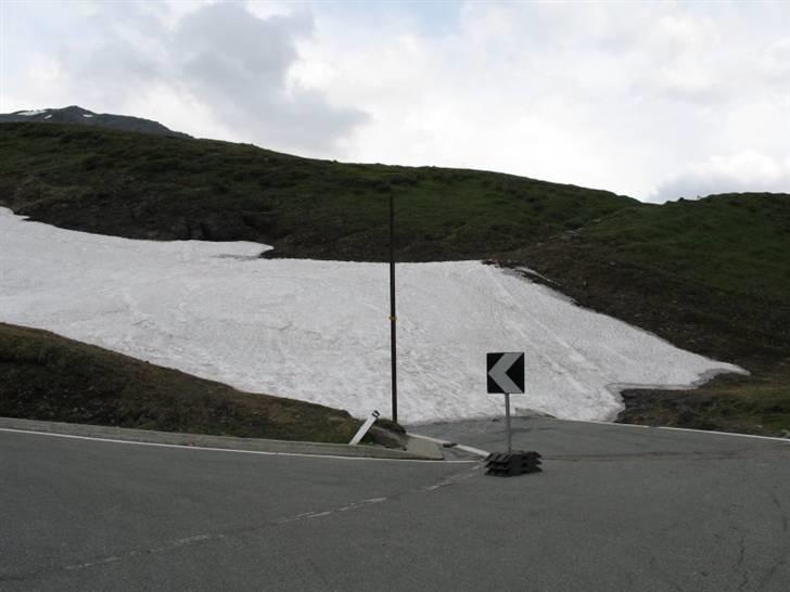 På cykel til Italtien, 2007 - Vej lukket pga. sne. billede 39