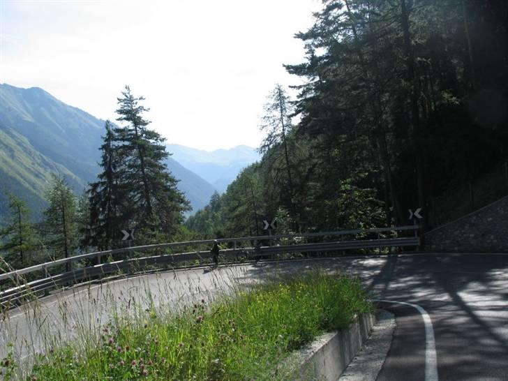 På cykel til Italtien, 2007 - Efter 36 km. op .. 36 km. ned. :D billede 41