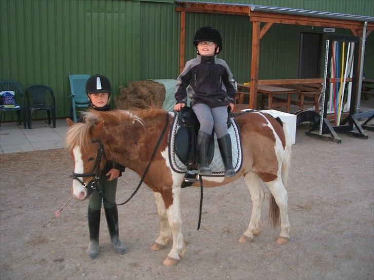 Viktoria og William rider Siroco billede 3