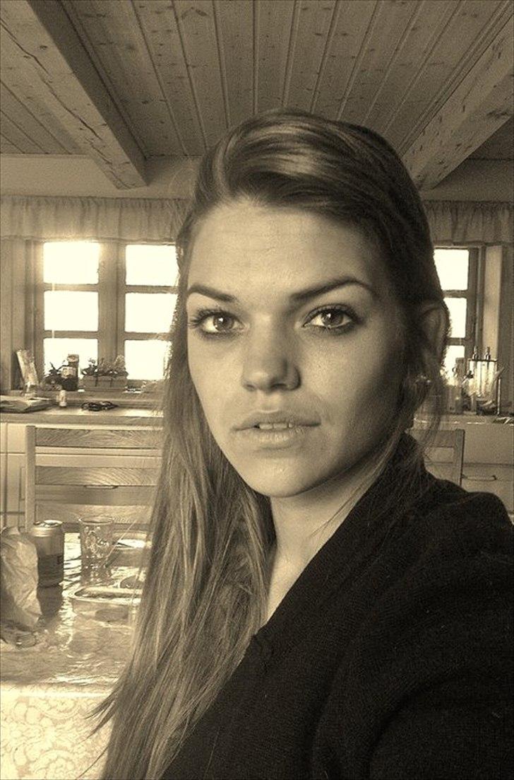 Mine fantastiske veninder :D<3 - Mie Mundberg..<3 billede 3