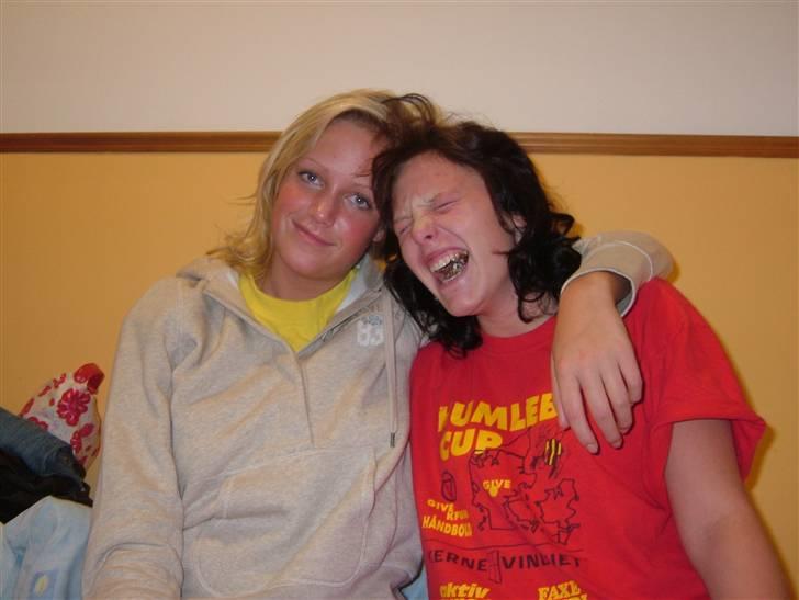 Med klassen i Dublin :) - Lina N. til venstre og Lulle til højre billede 20