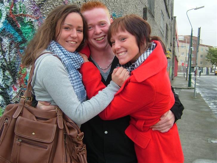 Med klassen i Dublin :) - Tina til venstre, Thomas i midten og Lulle til højre billede 21