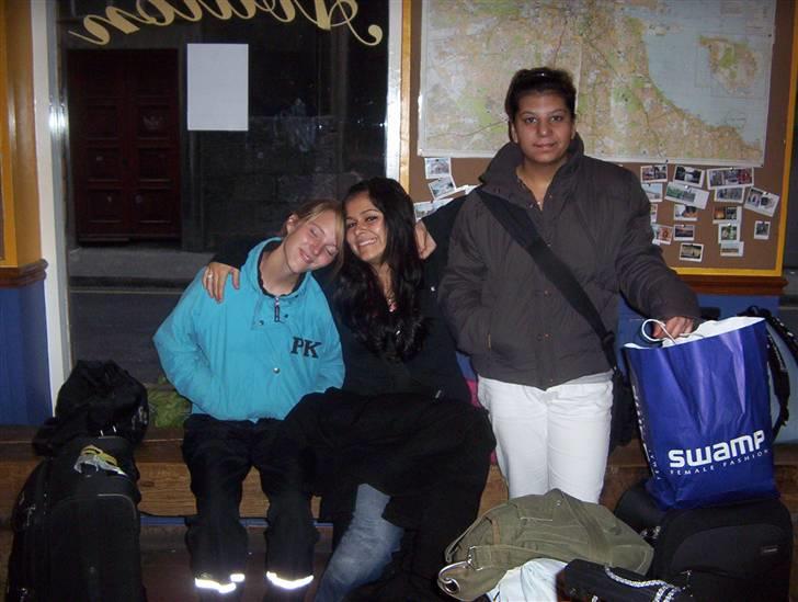 Med klassen i Dublin :) - Michala til venstre, Gül i midten og Seda til højre billede 72