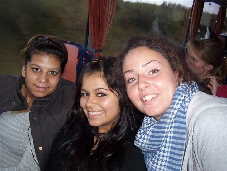 Med klassen i Dublin :) - Seda til venstre, Gül i midten og Tina til højre billede 79