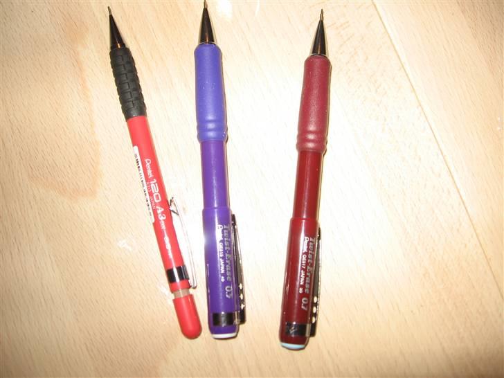 Mine tegneredskaber - Alm stiftblyanter i str. 0,3  0,5 og 0,7.. det er dem jeg bruger allermest billede 2