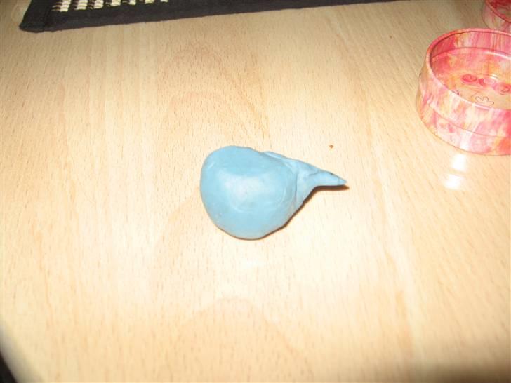 Mine tegneredskaber - Dette er et knækgumme (et viskelæder for jer som ikke kender det) viskelæder man kan forme i alverdens former alt efter hvad skygge højlys eller effekt man vil have billede 3