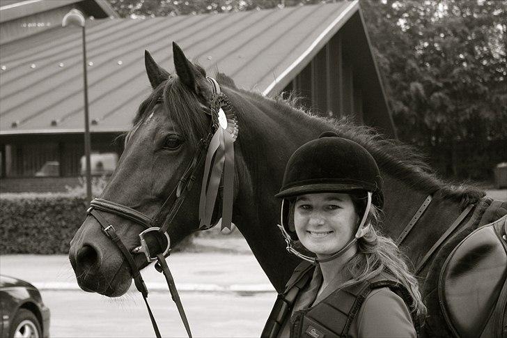 Mig og chrisser til hestestævne i holte billede 3