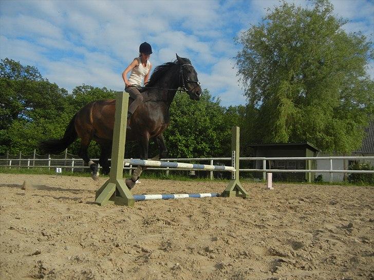 Lidt uheldige billeder af Lopez :)<3 haha:D - Elevator hop :-) billede 2