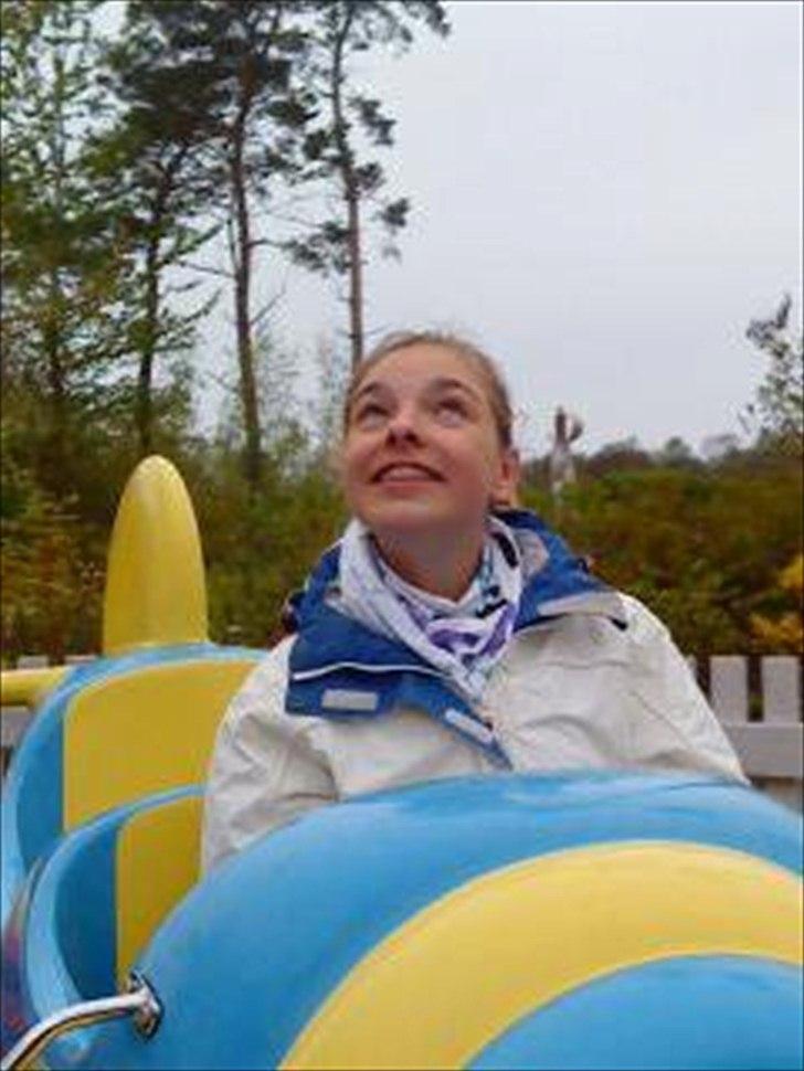 Michelle Stelmach - Billedet er taget af: Cecilie Schwencke!

En dag i Djurssommerland med bedsteveninden! billede 4