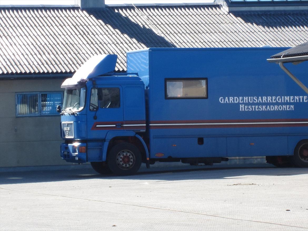 Gardehusarregimentet  - Deres lastbil de transpotenere hestene i Fotograf Sabina Østlund  billede 20