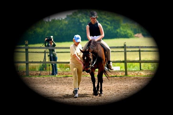 Ridelejr oppe hos Mia lykke nielsen :D billede 39