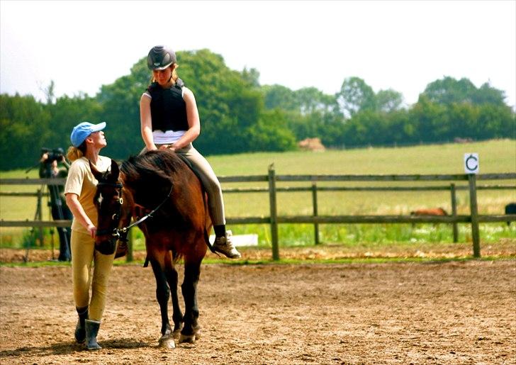 Ridelejr oppe hos Mia lykke nielsen :D billede 40
