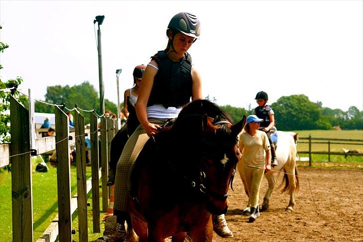 Ridelejr oppe hos Mia lykke nielsen :D billede 52