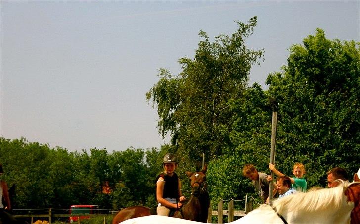 Ridelejr oppe hos Mia lykke nielsen :D billede 103