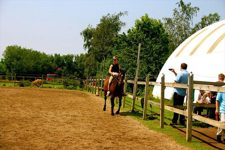 Ridelejr oppe hos Mia lykke nielsen :D billede 119